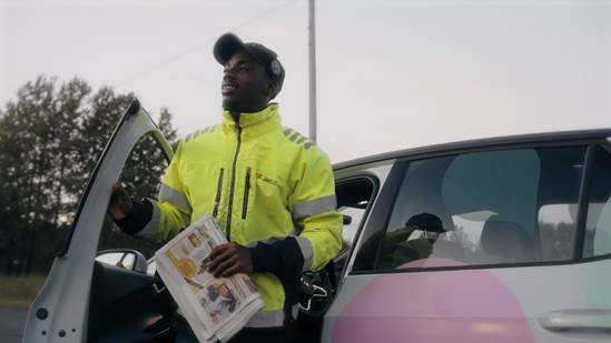 Kuva, joka sisältää kohteen piha-, henkilö, maa-ajoneuvo, ajoneuvo
Kuvaus luotu automaattisesti