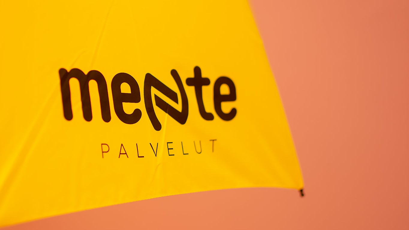 Kuva, joka sisältää kohteen teksti, lippu, keltainen, Fontti
Kuvaus luotu automaattisesti